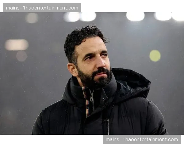 曼联连续两轮联赛不胜 赛季末崩盘风险引发外界担忧